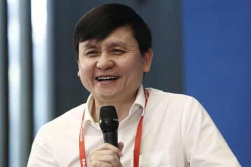 Bác sỹ Zhang Wenhong, 'thần tượng chống Covid-19' của Trung Quốc