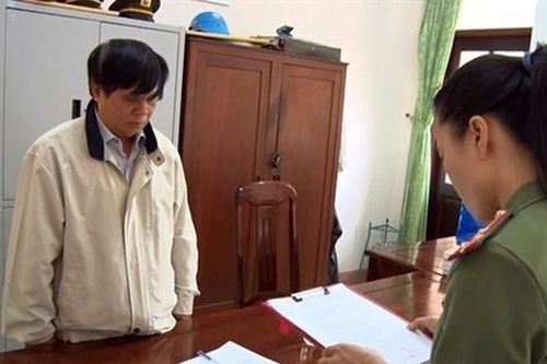 Vợ một phó giám đốc sở trục lợi trong vụ làm lộ đề thi tuyển công chức