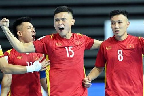 HLV futsal Việt Nam hạnh phúc khi học trò xé lưới Brazil ở World Cup