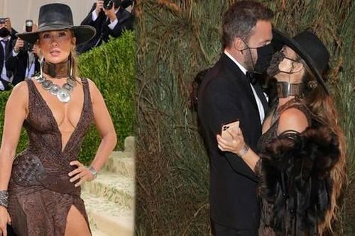 Jennifer Lopez hóa nữ cao bồi 'bốc lửa', cùng tình trẻ trao nụ hôn khẩu trang