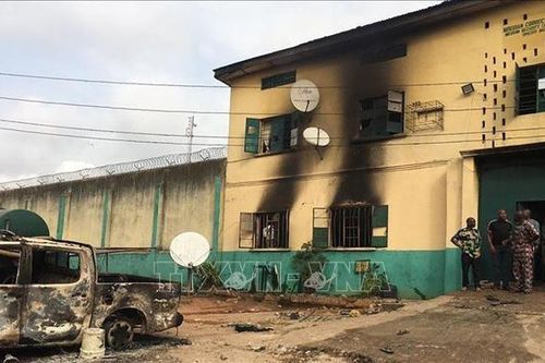 Nigeria bắt lại 108 tù nhân tẩu thoát sau vụ phá ngục