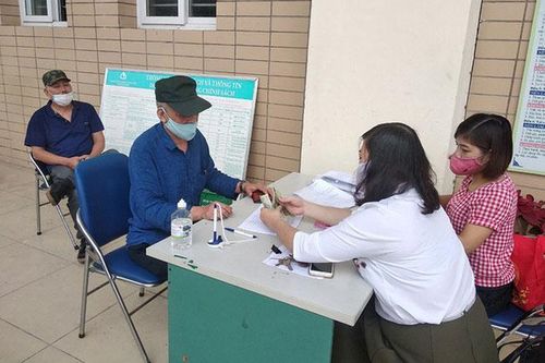 Hà Nội hỗ trợ 500.000 đồng cho người mất việc, không có hộ khẩu trong thời gian giãn cách xã hội