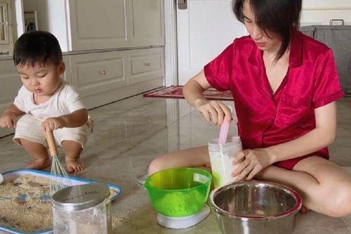 Con trai Hòa Minzy vi phạm 'quy tắc cộng đồng' của YouTube, bị xóa luôn vlog trong 'một nốt nhạc'