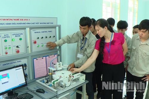 Điều chỉnh nghề trọng điểm sát với nhu cầu của thị trường