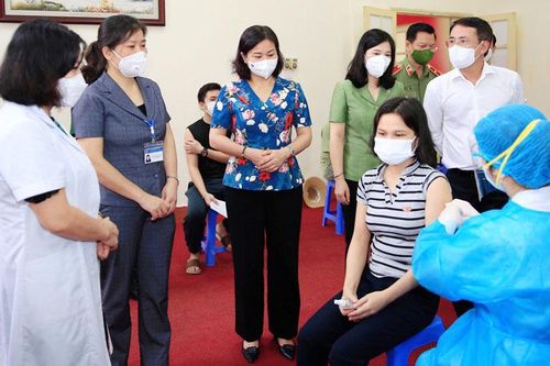 Quận Cầu Giấy cần thực hiện tốt hai 'mũi nhọn' phòng, chống dịch và bảo đảm an sinh xã hội