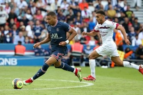 Mbappe 'gánh team' lúc không Messi, Neymar: PSG làm gì để giữ chân?