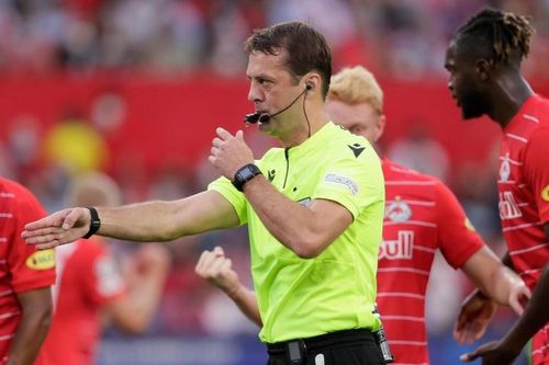 Trận đấu Champions League đầu tiên có 4 quả penalty