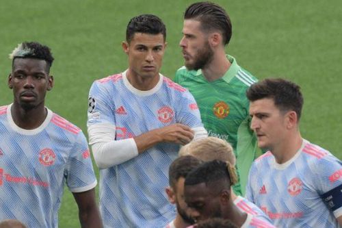 Ronaldo và Pogba không cùng HLV Solskjaer chào cảm ơn CĐV