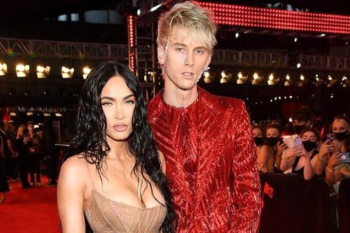 Bạn trai Megan Fox tăng cường an ninh sau vụ ẩu đả với Conor McGregor
