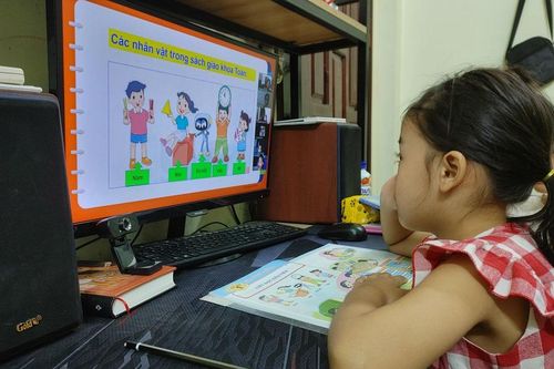 Giáo viên nghĩ gì khi có 'khách' ở những tiết học online?