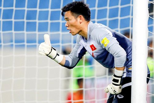 HLV Park Hang-seo bổ sung thủ môn Trần Nguyên Mạnh lên đội tuyển