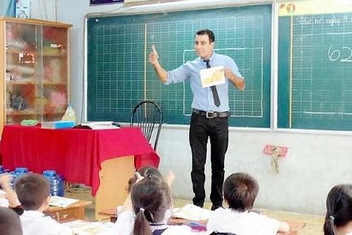 Giám đốc Sở GD-ĐT TPHCM nói gì về kiến nghị dừng chương trình tiếng Anh tích hợp của phụ huynh?