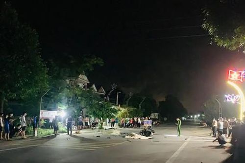 Hà Tĩnh: Hai xe máy tông nhau trong đêm, 4 người thương vong