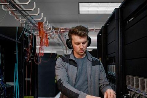 IBM Power E1080 - Hệ thống máy chủ được thiết kế chuyên biệt cho môi trường ứng dụng đám mây lai