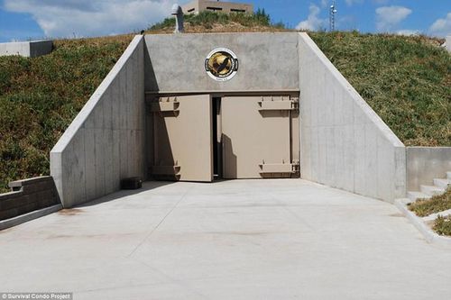 Đột nhập boongke tránh tận thế của nhà giàu Mỹ: Có gì gây sốc?