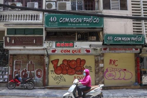 Ngành dịch vụ ăn uống đã 'tiến hóa' sau 2 năm sống chung với đại dịch