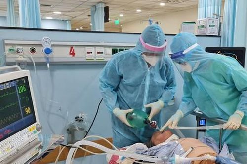 Cuộc chiến gian nan của bệnh nhân ung thư mắc COVID-19 tại TPHCM
