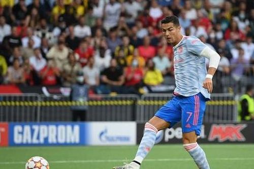 Ronaldo lập kỷ lục liên tiếp trong ngày buồn của M.U