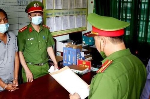 Bắt nhóm giang hồ đội lốt doanh nhân, nghi 'bảo kê' các tàu cá tại Quảng Bình