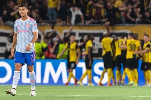 Ronaldo tiếp tục ghi bàn, M.U vẫn thua sốc tại Champions League