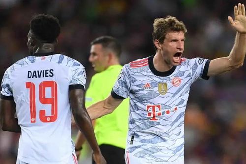Cận cảnh Bayern Munich tiếp tục 'gieo sầu' cho Barcelona