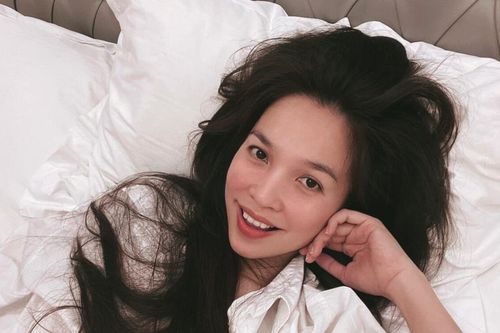 Hiền Thục tung ảnh giường chiếu nhưng lại vô cùng mộc mạc tinh khôi