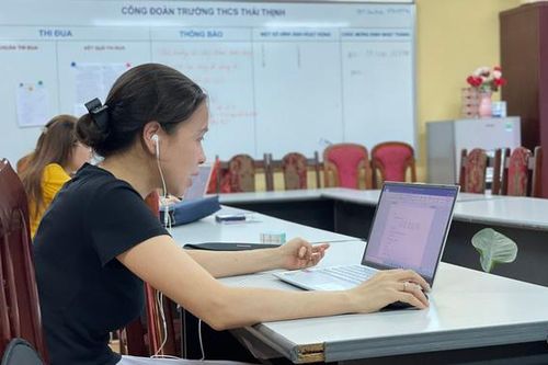 'Gỡ khó' cho giáo viên khi dạy trực tuyến