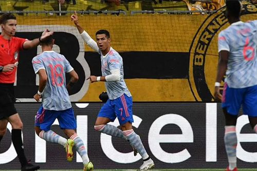 Ronaldo cũng không thể khỏa lấp được những điểm yếu của Manchester United