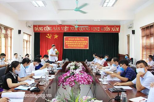Tổ công tác 1169 của UBND tỉnh làm việc với huyện Mường La