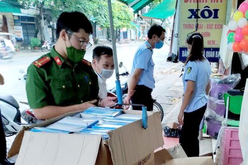 Thu giữ 13.350 khẩu trang không rõ nguồn gốc xuất xứ