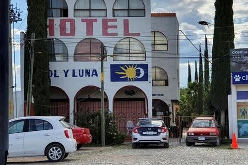 Hàng chục người di cư bị bắt cóc ngay tại khách sạn ở Mexico