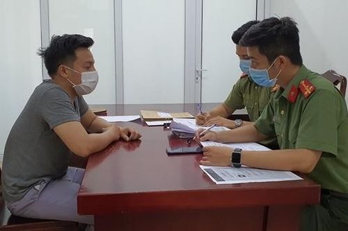 Bắt giữ kẻ lừa nhiều người mua khẩu trang trên mạng