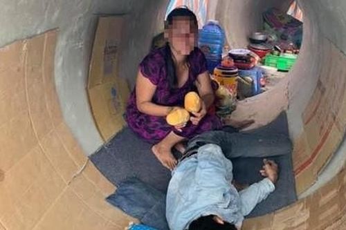 Sự thật việc 'người phụ nữ bị chủ nhà trọ đuổi, chọn ống cống làm nơi trú thân'