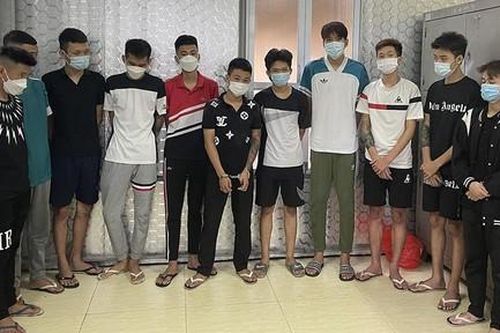 Truy nóng 11 đối tượng rượt chém nhau trên đường khiến 1 người chết