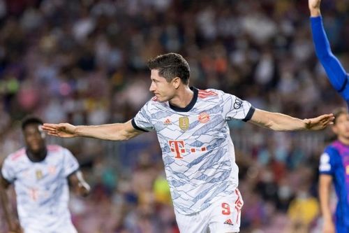 Lewandowski lập cú đúp, Bayern đè bẹp Barca