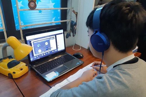 Không phải lần đầu triển khai, vì sao học trực tuyến vẫn trục trặc?