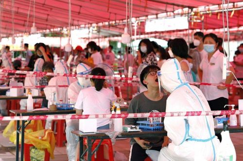 'Quái vật' Delta lây lan, ca bệnh COVID-19 của Trung Quốc tiếp tục tăng mạnh
