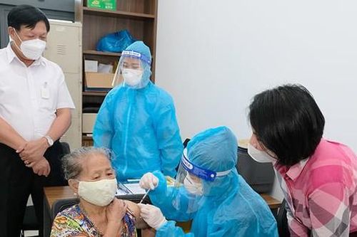 Thứ trưởng Đỗ Xuân Tuyên: Hà Nội phải xác định nhiệm vụ phòng chống dịch là cơ bản và lâu dài