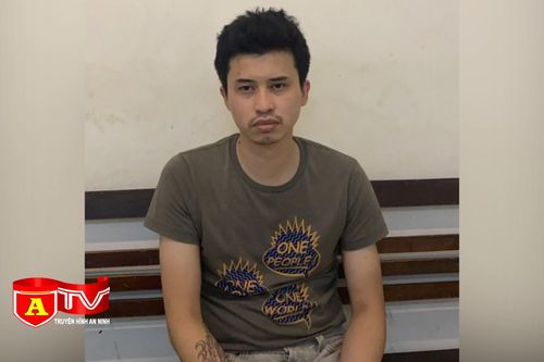 Biết không thể che giấu, tự giao nộp ma túy khi bị công an kiểm tra