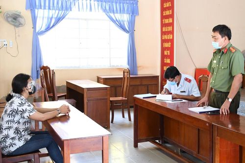 Hàng trăm người miền Tây bị phạt vì xúc phạm lực lượng chống dịch