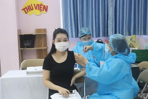 Tiêm 2 mũi vaccine vẫn có thể nhiễm Covid-19 và lây cho người khác: Không nên chủ quan