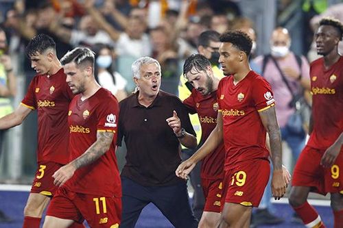 Cúp châu Âu đêm nay: Thử thách cho Premier League, Mourinho mơ khởi đầu đẹp