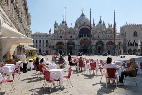 Italia ghi nhận lượng khách du lịch tăng cao ngoài dự kiến