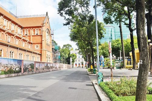 Từng bước đưa thành phố trở lại 'bình thường mới'