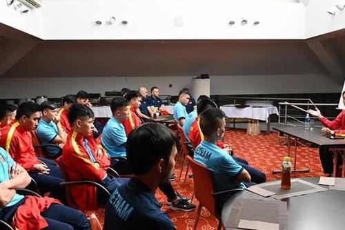 Trưởng đoàn Trần Anh Tú: 'Futsal Panama rất mạnh'