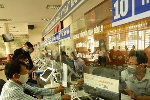 Công sở TPHCM áp dụng thẻ xanh, hoạt động bình thường sau 15/1/2022