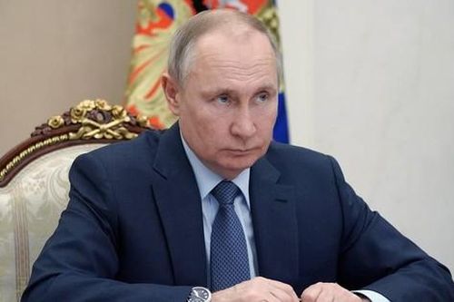 Ông Putin tiết lộ có vài chục nhân viên thân cận mắc COVID-19