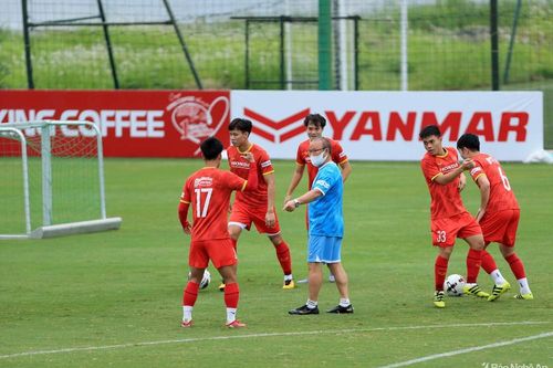 Cơ hội làm mới đội tuyển Việt Nam