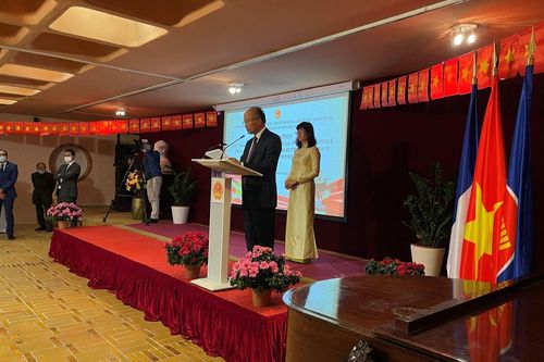 Trao đổi chính trị cấp cao tạo động lực cho quan hệ Việt Nam-Pháp