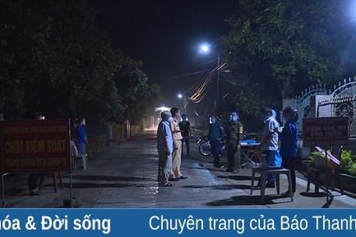 Căng mình trên chốt kiểm soát